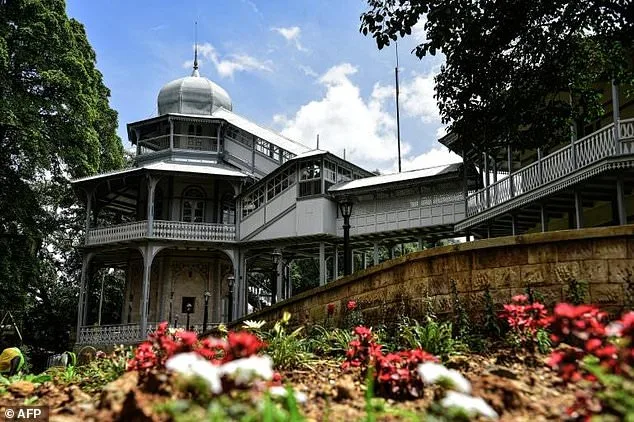My Afternoon at Unity Park: Palaces and Pavilions  view 4