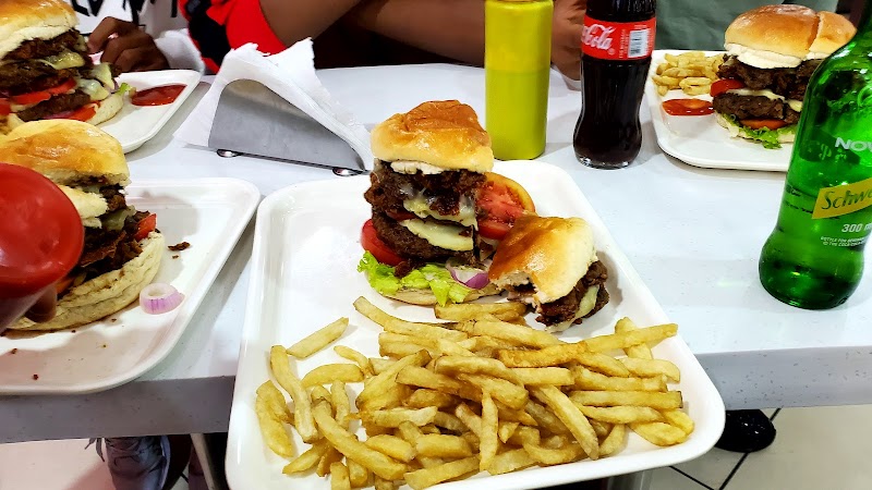 In-Joy Burger? Piassa | ኢን-ጆይ በርገር? | ፒያሳ in Addis Ababa, Arada  view 3