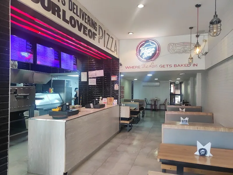 Pizza Hut Lebu in Addis Ababa, Nefassilk Lafto  view 5
