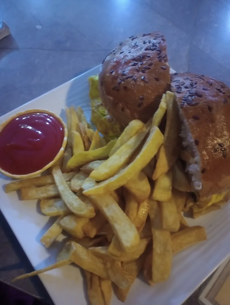 Super Burger and Pizza