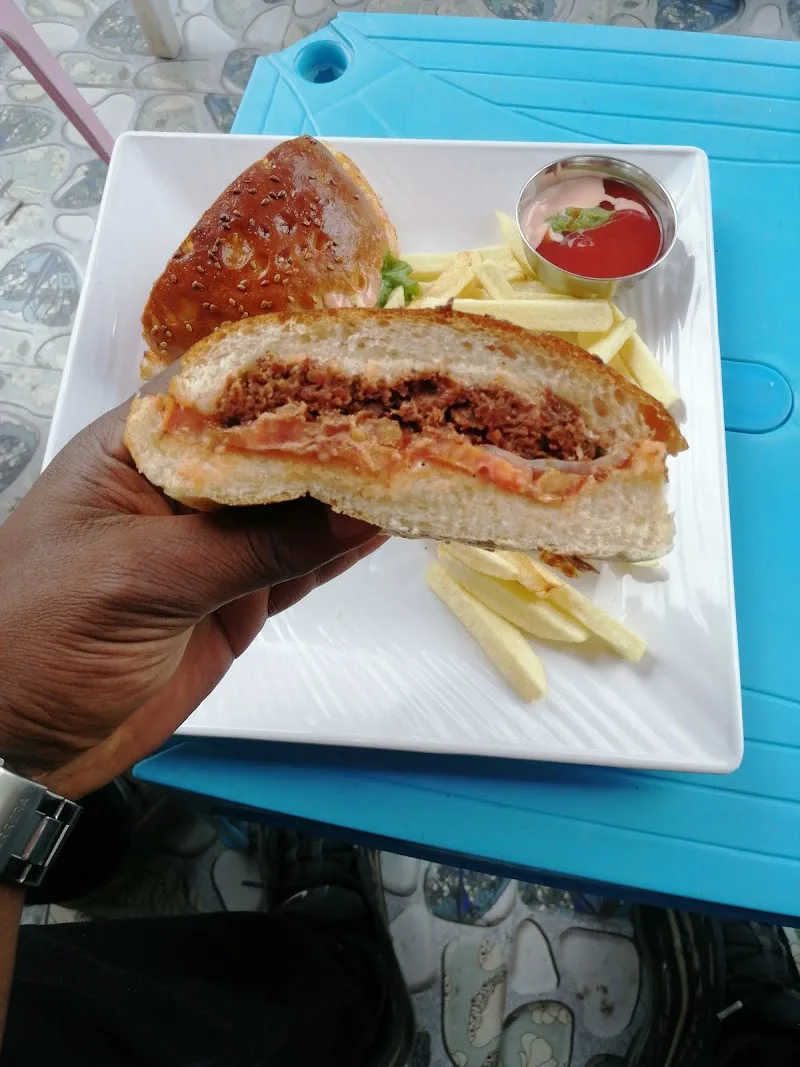 Reva Burger and fast food in Addis Ababa, Kirkos  view 2