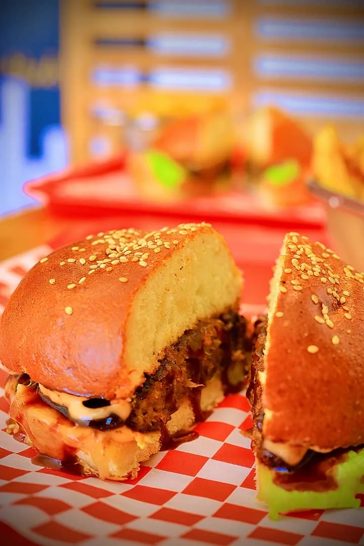 Flame Burger in Addis Ababa, Arada  view 2