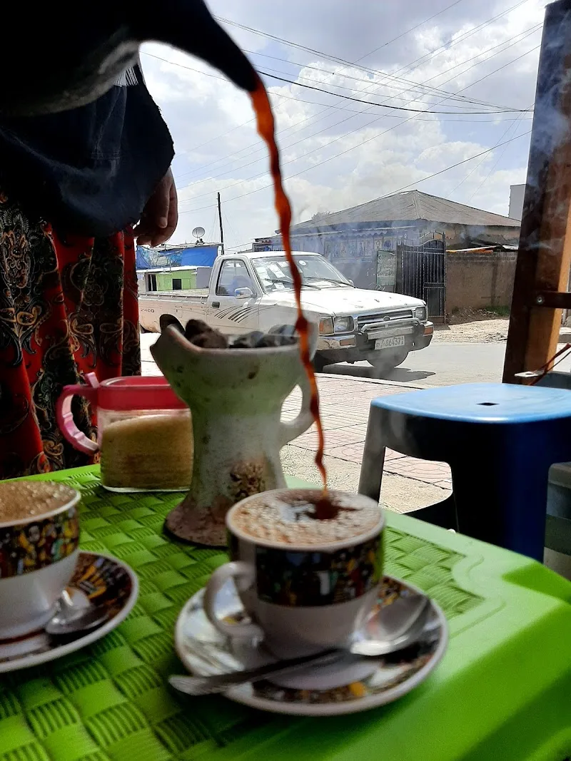 Aberu Coffee & Fast Food, አበሩ ቁርስ in አዲስ አበባ, አራዳ ክፍለ ከተማ  view 2