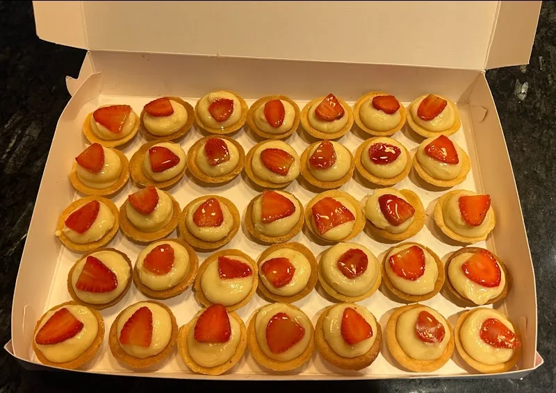 Magna Pastries in አዲስ አበባ, ቦሌ ክፍለ ከተማ  view 5