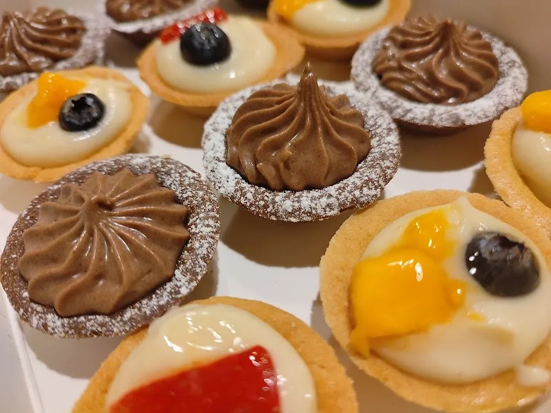 Magna Pastries in አዲስ አበባ, ቦሌ ክፍለ ከተማ  view 2