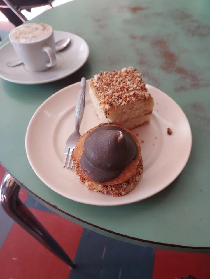 KYRIAZIS Patisserie | Piazza | ክራይሲስ ፓስተሪ | ፒያሳ in Addis Ababa, Arada  view 3