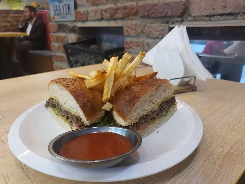 Vesna juice & fast food in Addis Ababa, Kirkos  view 5