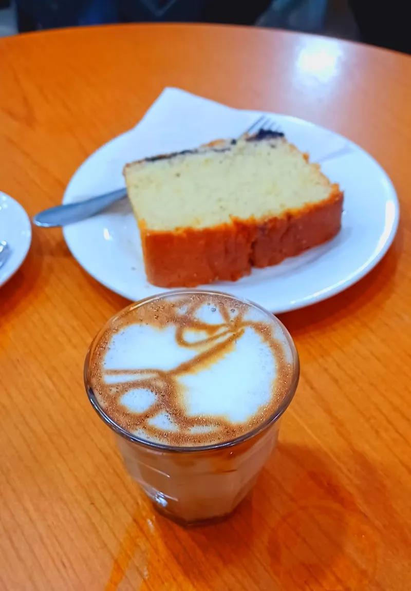ኮፊ ሀውስ coffee house بيت القهوة in Addis Ababa, Addis Ketema  view 5