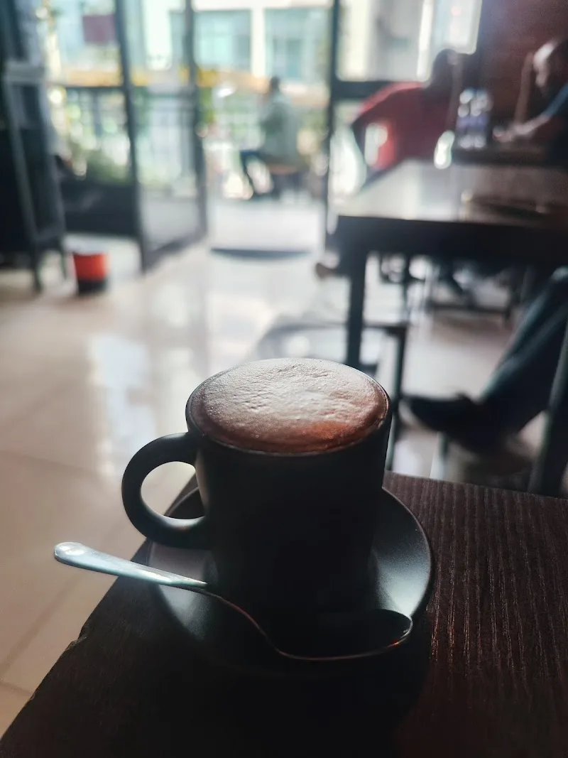 Rising Cub Coffee Roasters (formerly Black Lion Organic Coffee Shop) | Kazanchis | ብላክ ላይን ኦርጋኒክ ቡና | ካሳንቺስ in Addis Ababa, Kirkos  view 3
