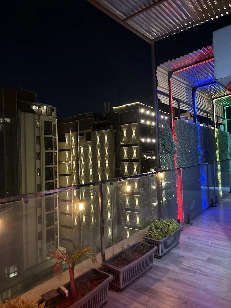 Jasper lounge Addis in አዲስ አበባ, ቦሌ ክፍለ ከተማ  view 5