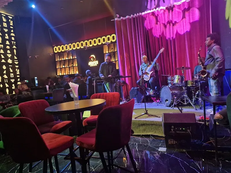 Jasper lounge Addis in አዲስ አበባ, ቦሌ ክፍለ ከተማ  view 4