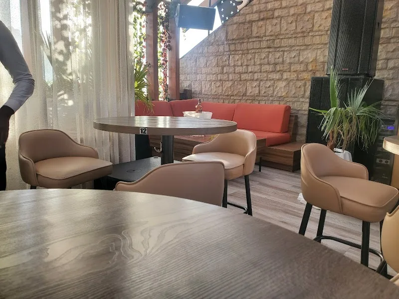 St. George Bar ቅዱስ ጊዮርጊስ ባር in Addis Ababa, Arada  view 5