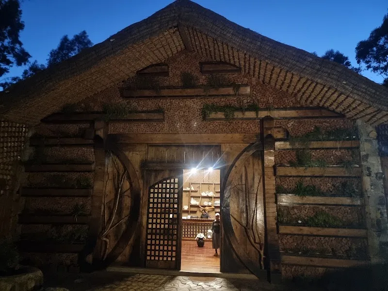 Entoto Fine Arts Center እንጦጦ የሥነጥበብ ማዕከል in 3PPQ+C8C  view 4