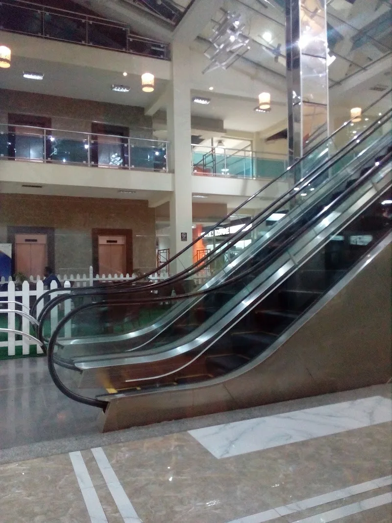 ኤሊያና ሞል | ፒያሳ | Eliana Mall | Piazza in Addis Ababa, Arada  view 5