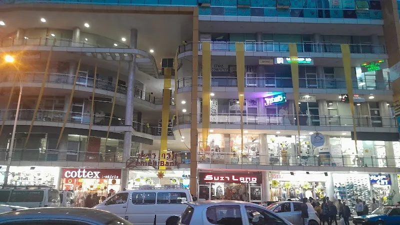 Town Square Mall | Haya Hulet | ታዉን ስክዌር ሞል | ሃያ ሁለት in አዲስ አበባ, ቦሌ ክፍለ ከተማ  view 4