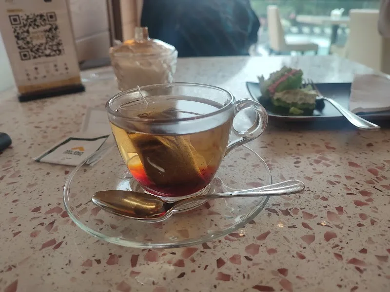 LONDON CAFE. No 3 in Addis Ababa, Bole  view 3