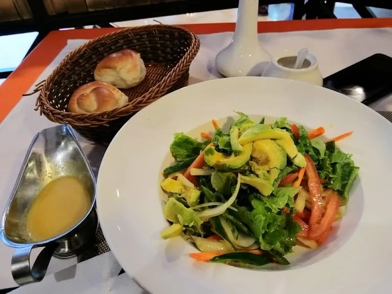 Metro Bole Cafe and Restaurant in አዲስ አበባ, ቦሌ ክፍለ ከተማ  view 4