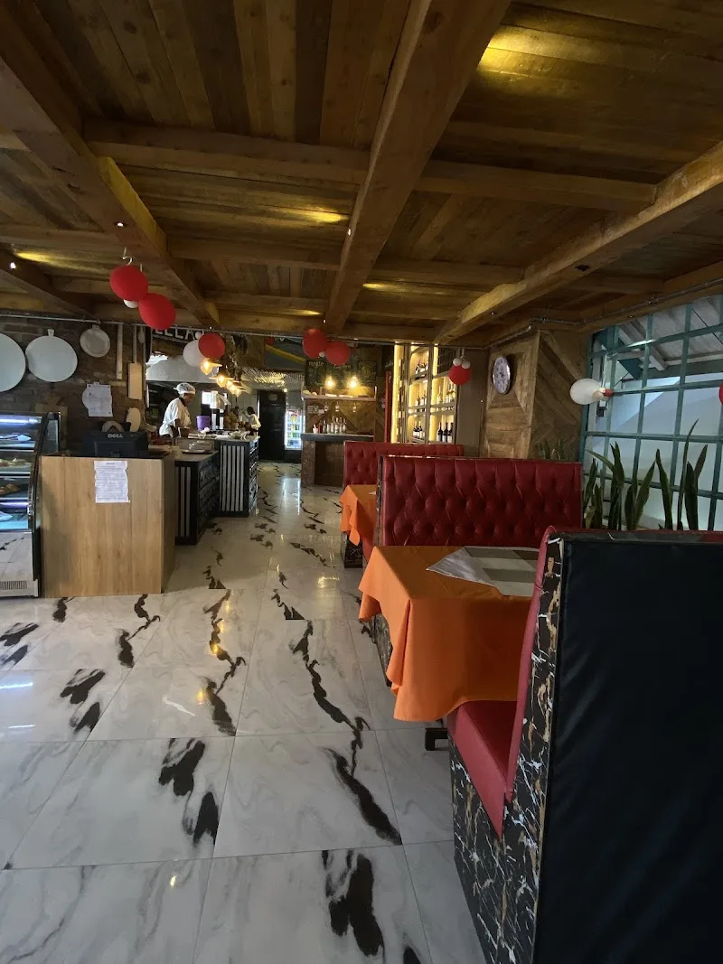 Metro Bole Cafe and Restaurant in አዲስ አበባ, ቦሌ ክፍለ ከተማ  view 3