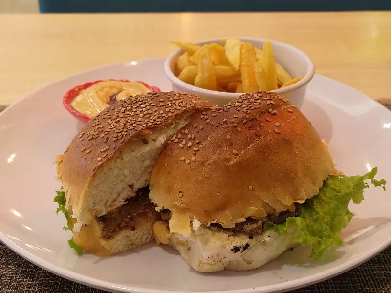 King döner | Megenagna | ኪንግ ዶነር | መገናኛ in Addis Ababa, Bole  view 5