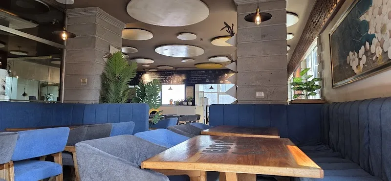 ELFIGN Café and Restaurant | Megenagna | እልፍኝ ካፌና ሬስቶራንት | መገናኛ in አዲስ አበባ, የካ ክፍለ ከተማ  view 3