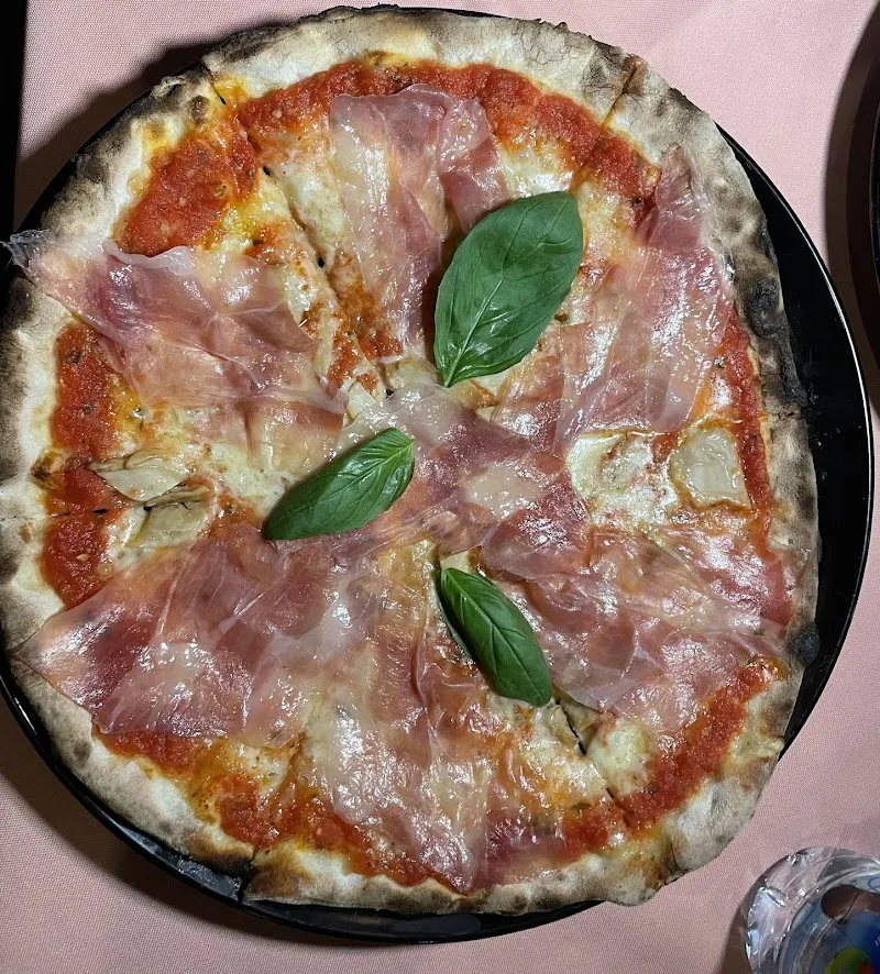 Bettucci Ristorante & Pizzeria in አዲስ አበባ, ንፋስ ስልክ ላፍቶ  view 4