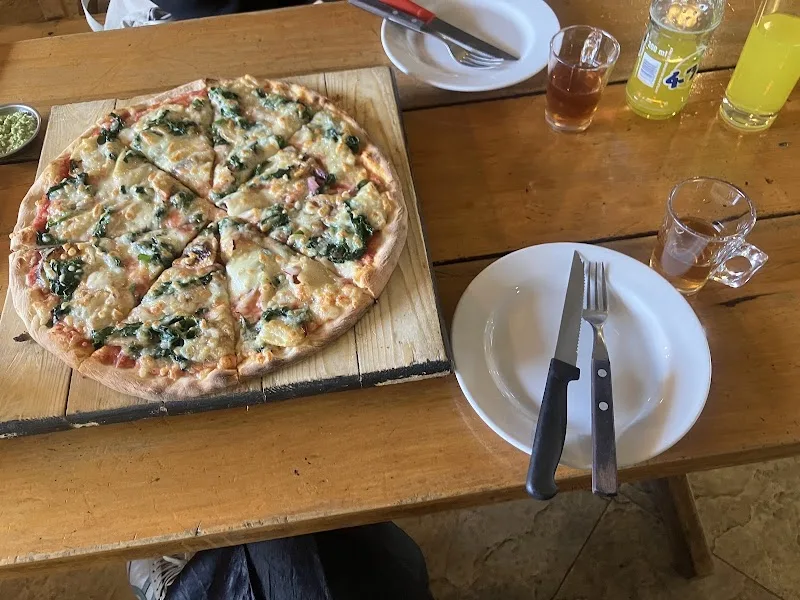 እፎይ ፒዛ - ሳርቤት / Effoi Pizza - Sarbet in አዲስ አበባ, ቂርቆስ ክፍለ ከተማ  view 4