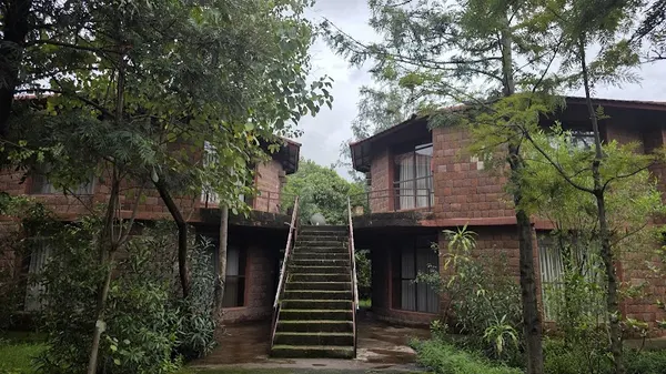 Lal Hotel