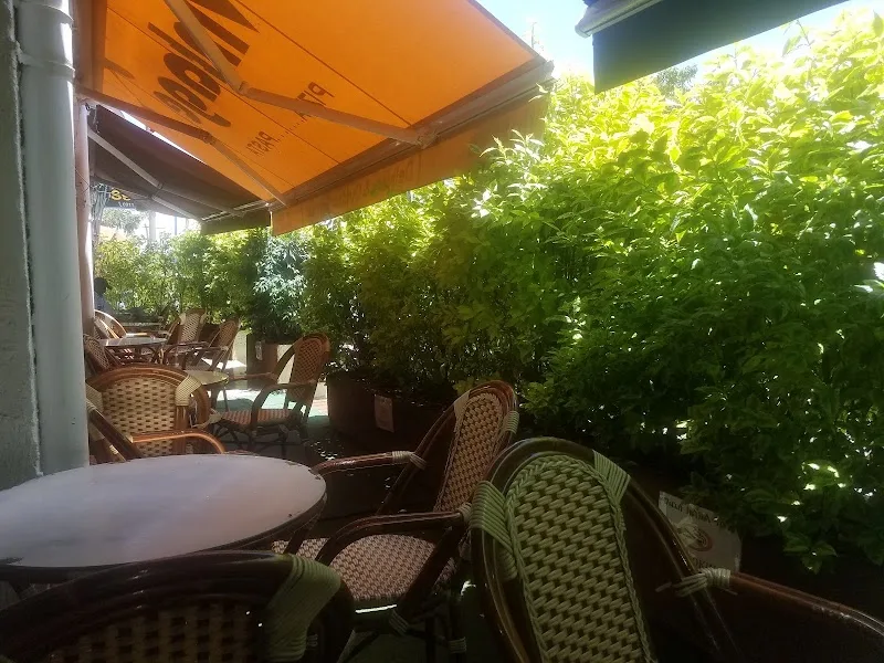Vintage restaurant in Addis Ababa  view 2