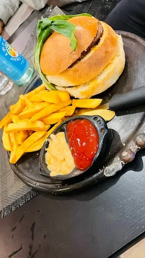 Kitfo Pizza | Bole | ክትፎ ፒዛ | ቦሌ in Addis Ababa, Bole  view 3
